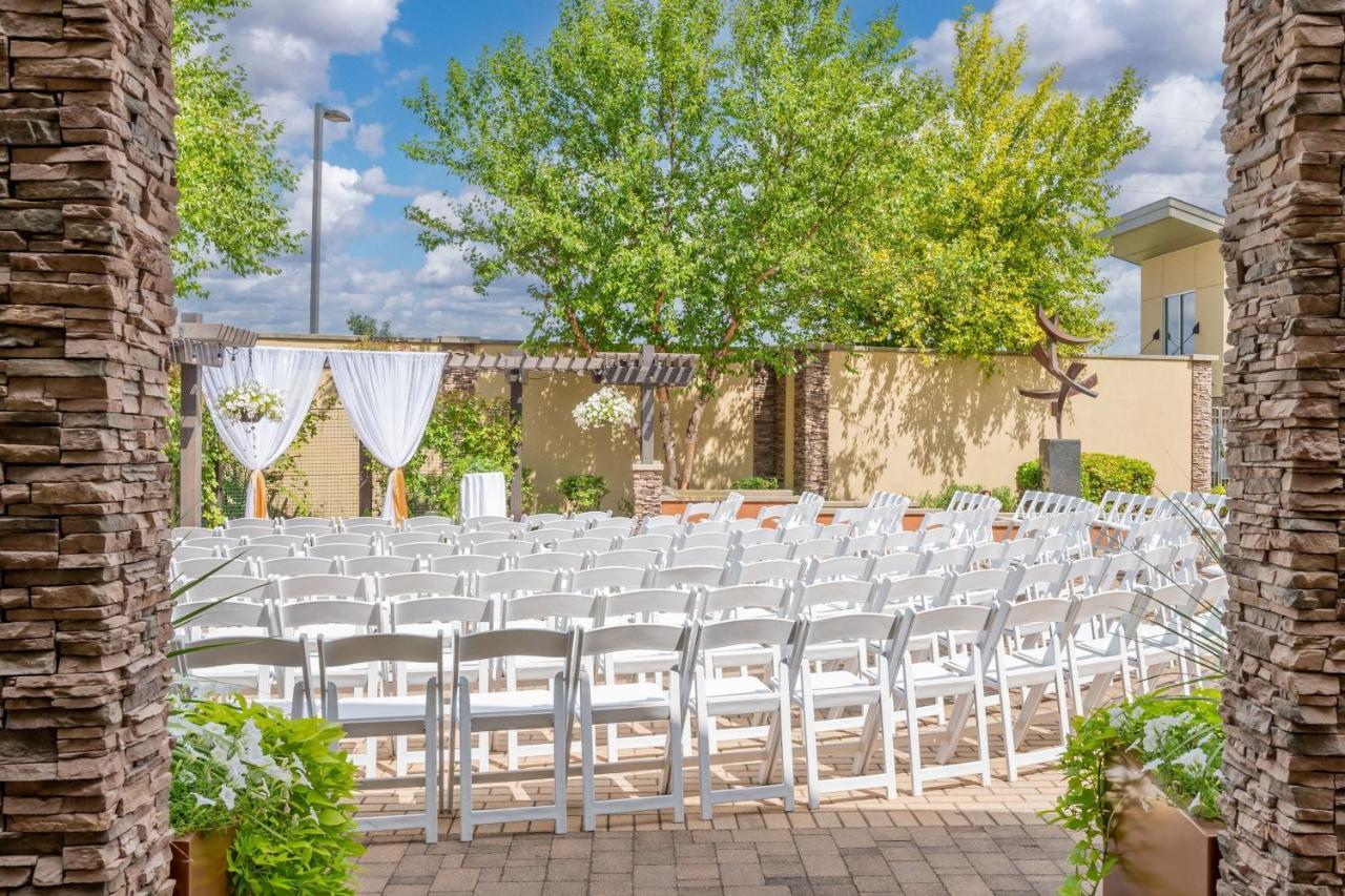 Courtyard Mankato Hotel & Event Center מראה חיצוני תמונה