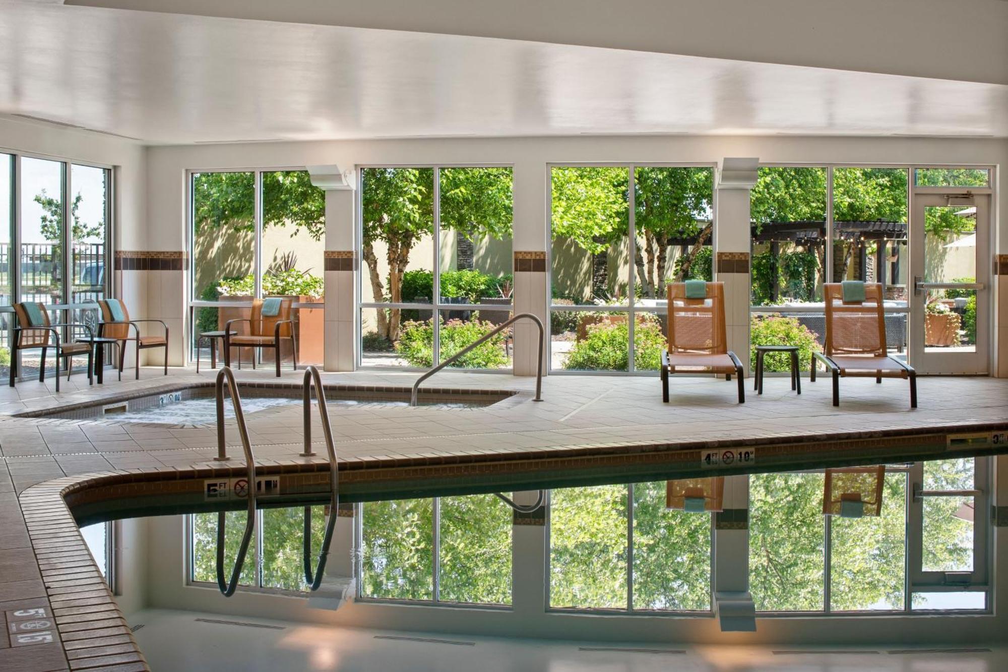 Courtyard Mankato Hotel & Event Center מראה חיצוני תמונה