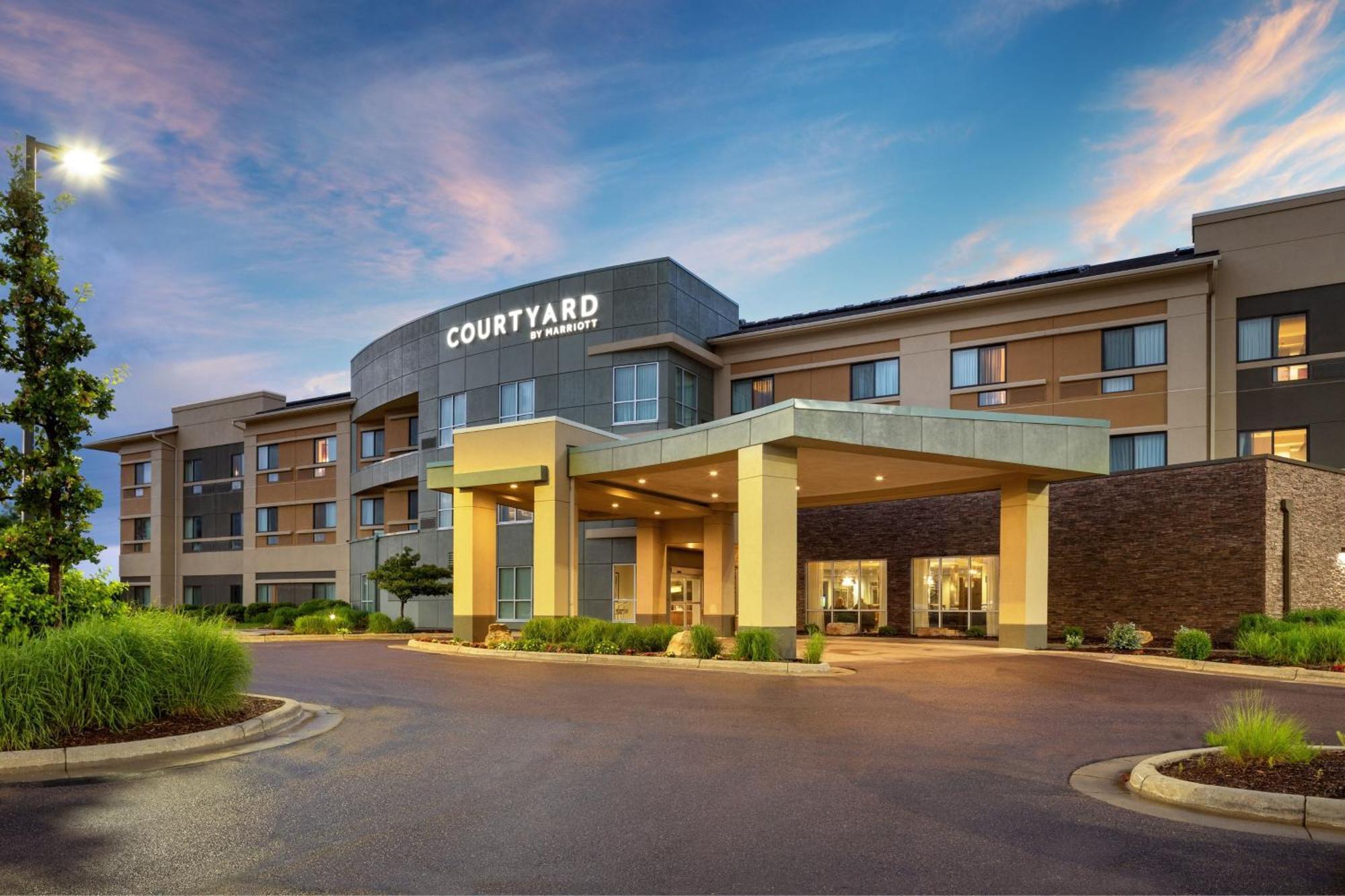 Courtyard Mankato Hotel & Event Center מראה חיצוני תמונה