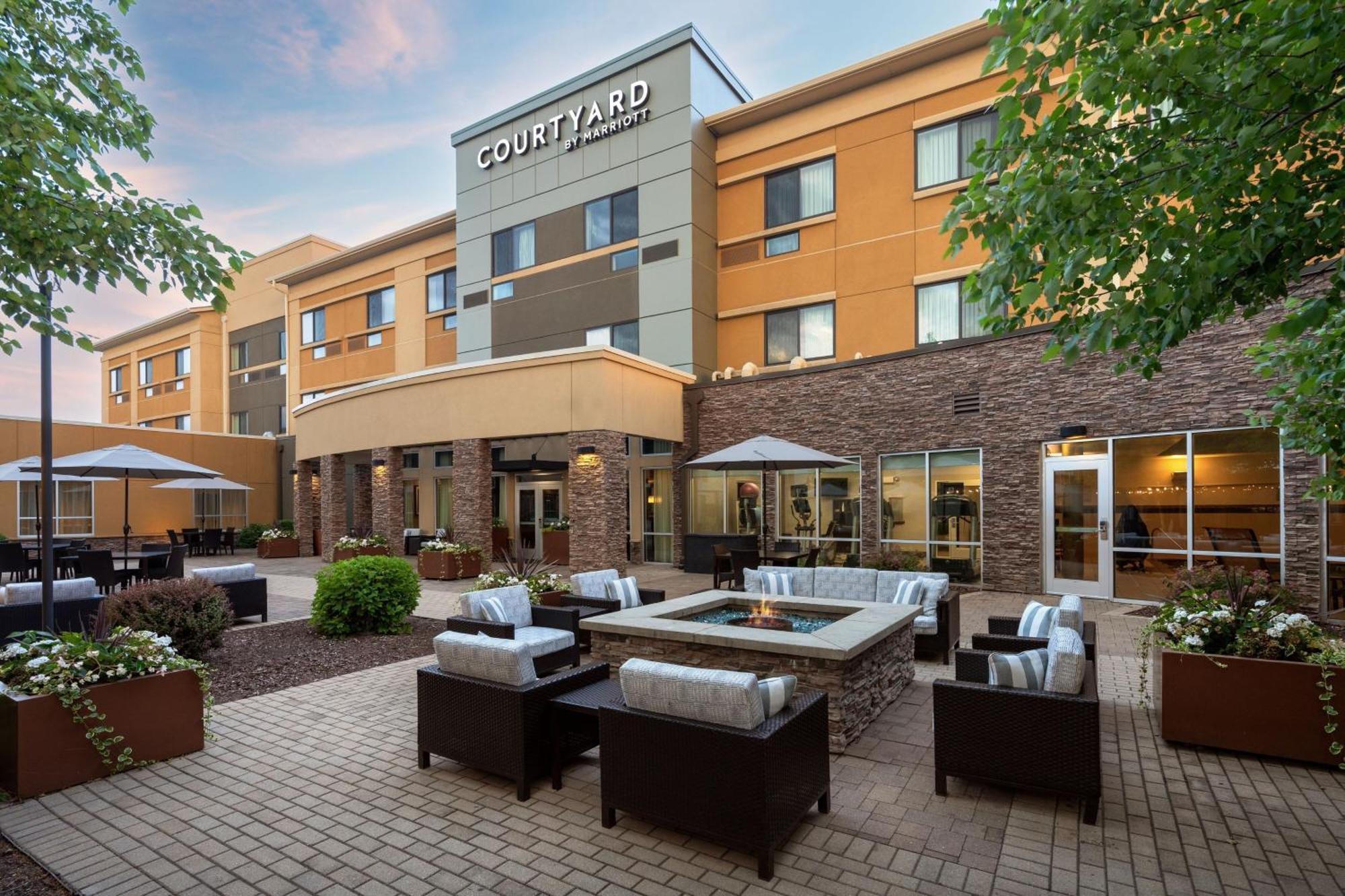 Courtyard Mankato Hotel & Event Center מראה חיצוני תמונה